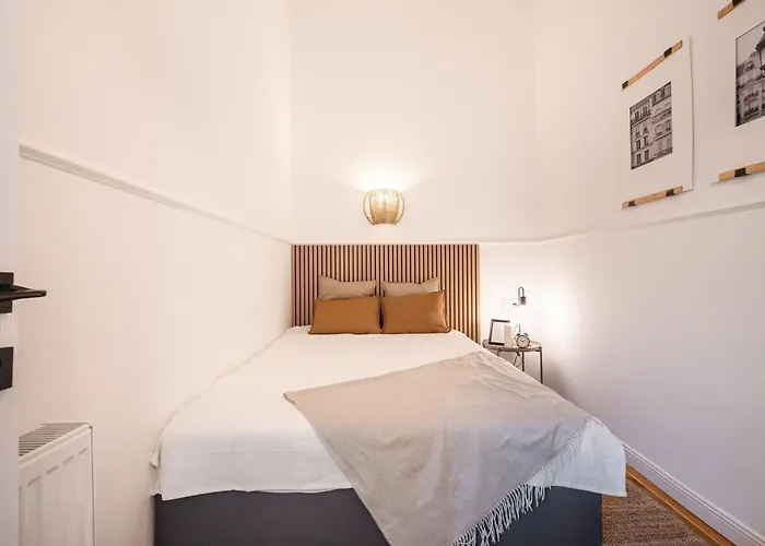 Empire Echo 2-Bdr Apartment